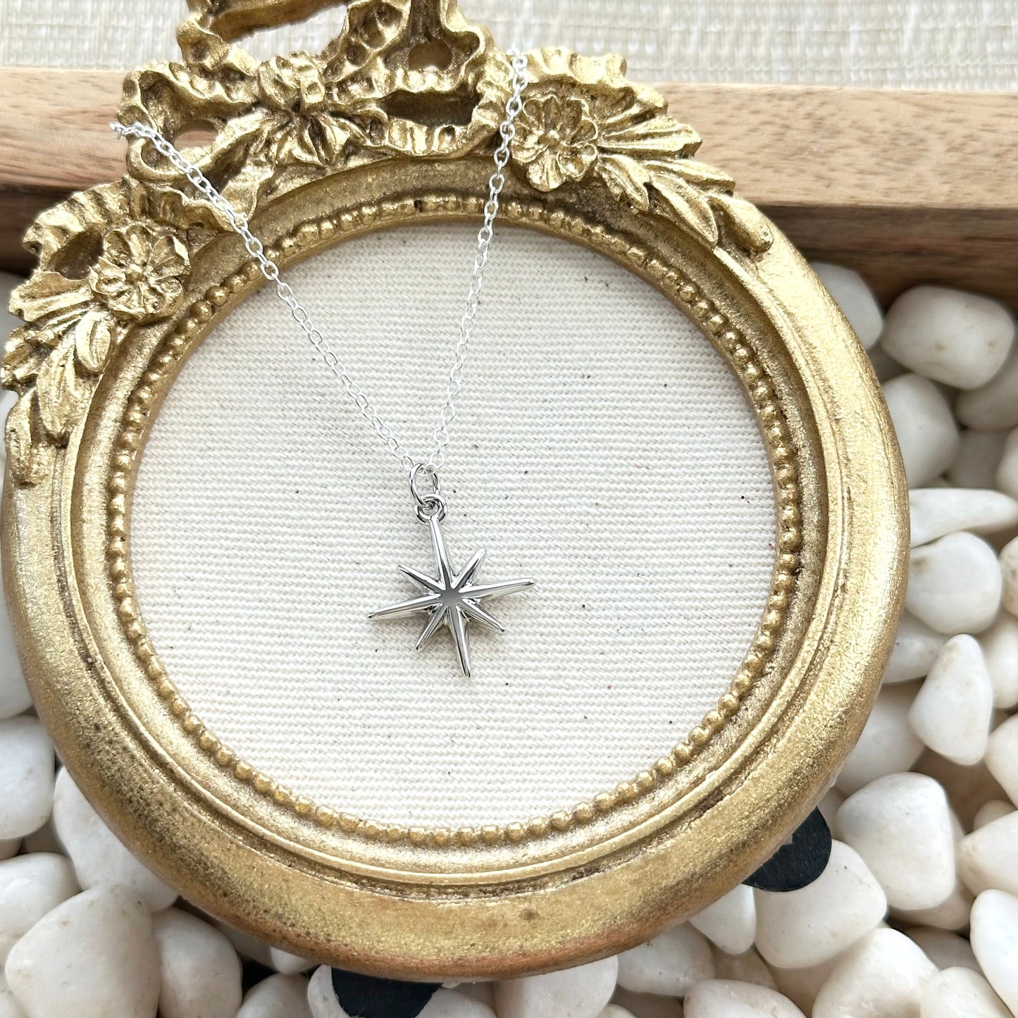 Moravian Star Necklace Classic