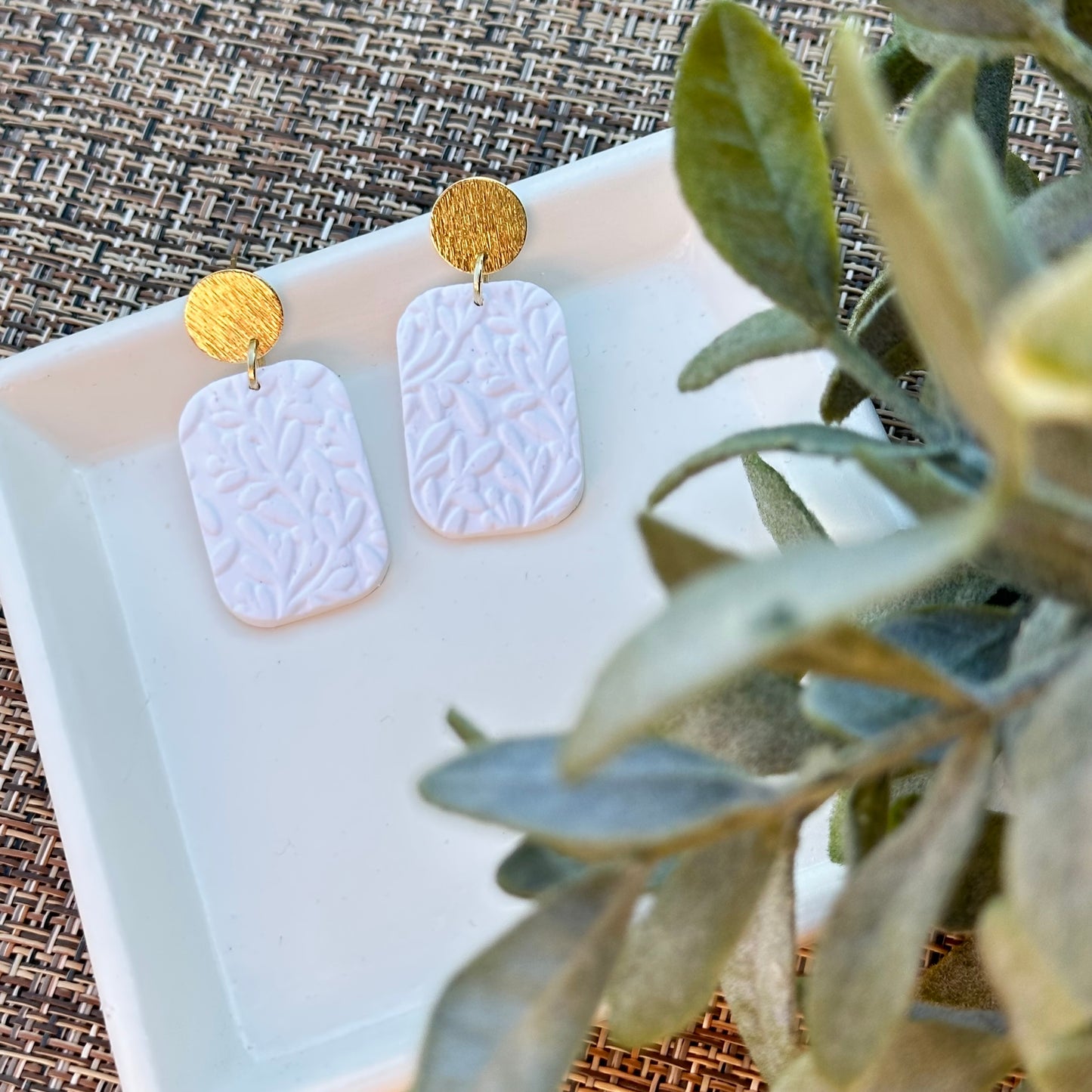 Leafy Rectangle Posts